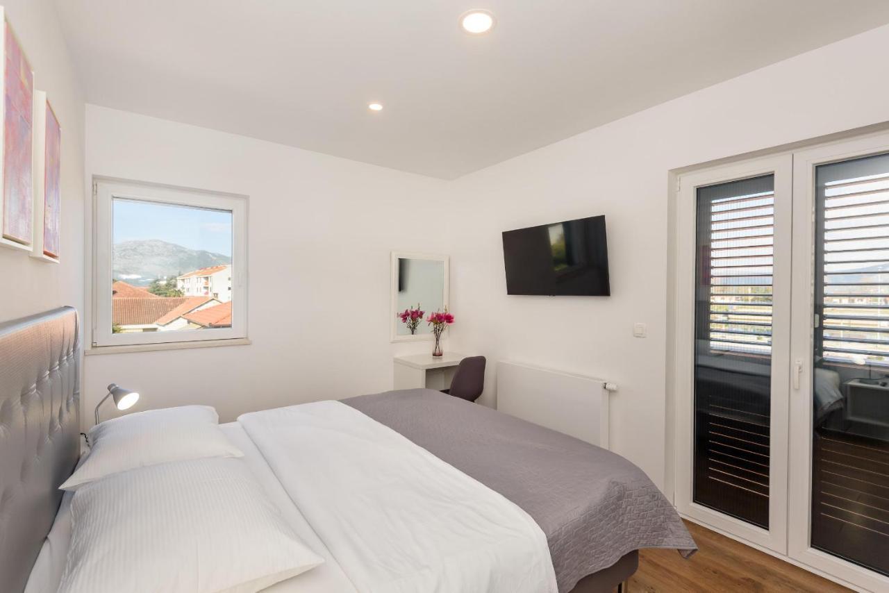 Neretva Valley Apartments - Heated Pool Metković Eksteriør billede