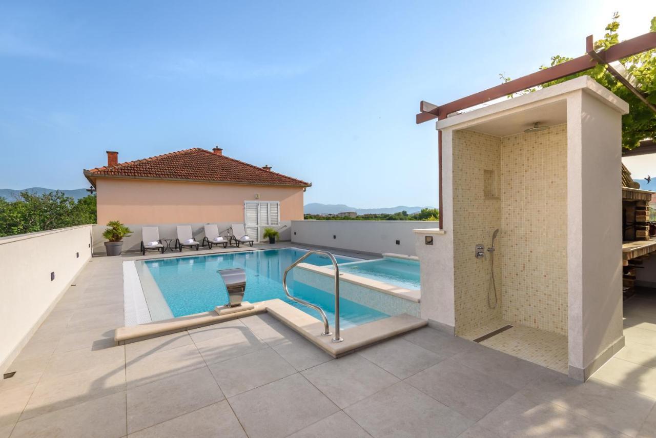 Neretva Valley Apartments - Heated Pool Metković Eksteriør billede