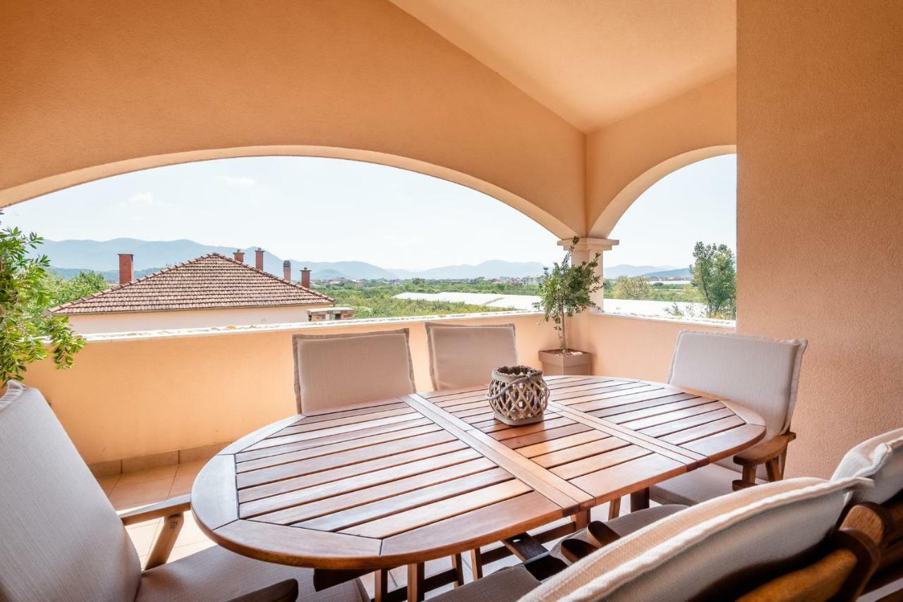 Neretva Valley Apartments - Heated Pool Metković Eksteriør billede