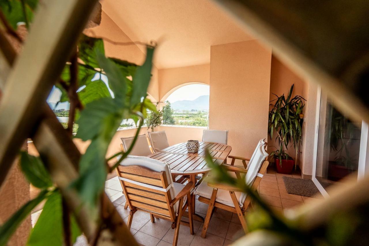Neretva Valley Apartments - Heated Pool Metković Eksteriør billede